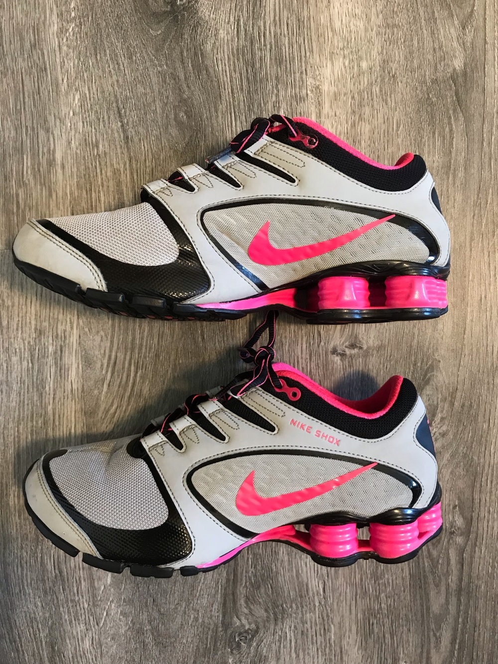 Nike Shox Shocks Vaeda Women’s Pink Gray Black Size 8 Shoes